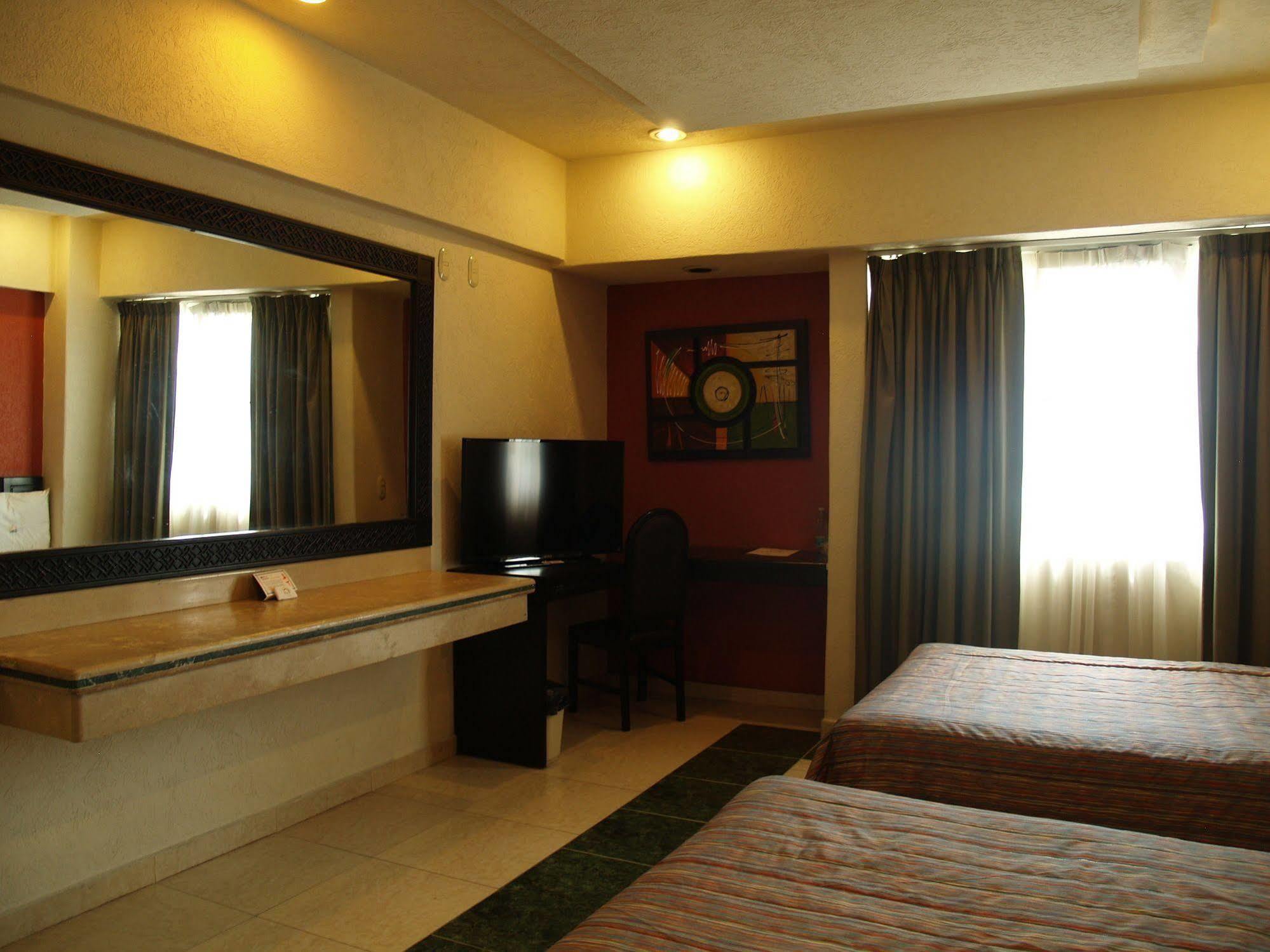 Hotel Real Del Sol - Zona Expo Industrial Guadalajara Extérieur photo