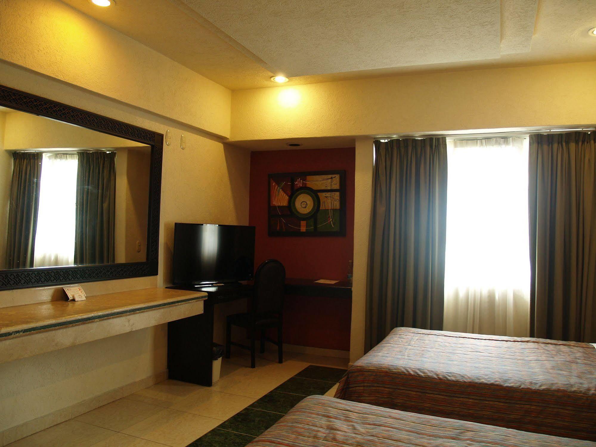 Hotel Real Del Sol - Zona Expo Industrial Guadalajara Extérieur photo