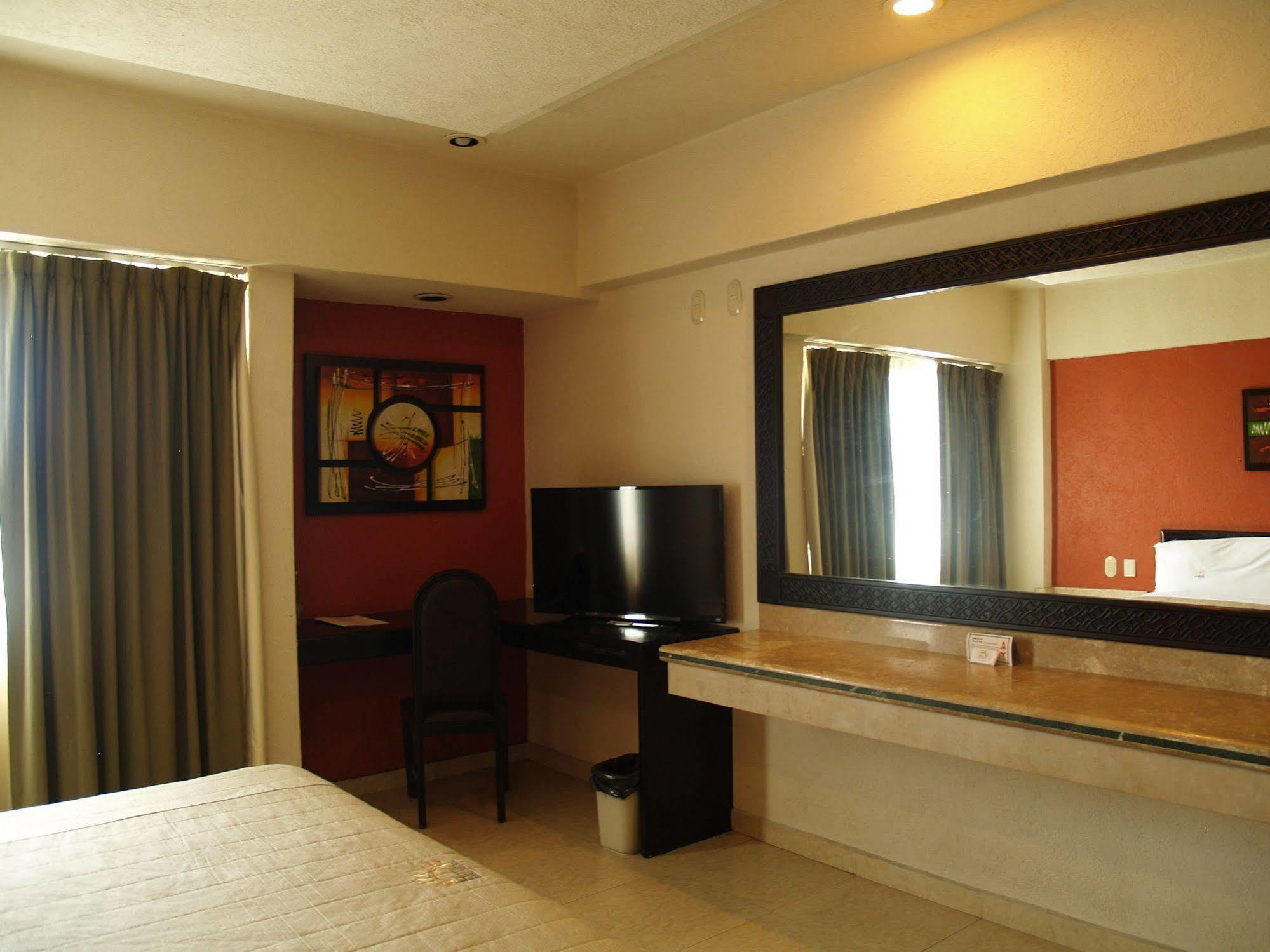 Hotel Real Del Sol - Zona Expo Industrial Guadalajara Extérieur photo
